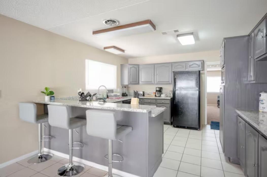 Сasa de vacaciones Pool 4 Bedroom 2 Bath Close To Strip