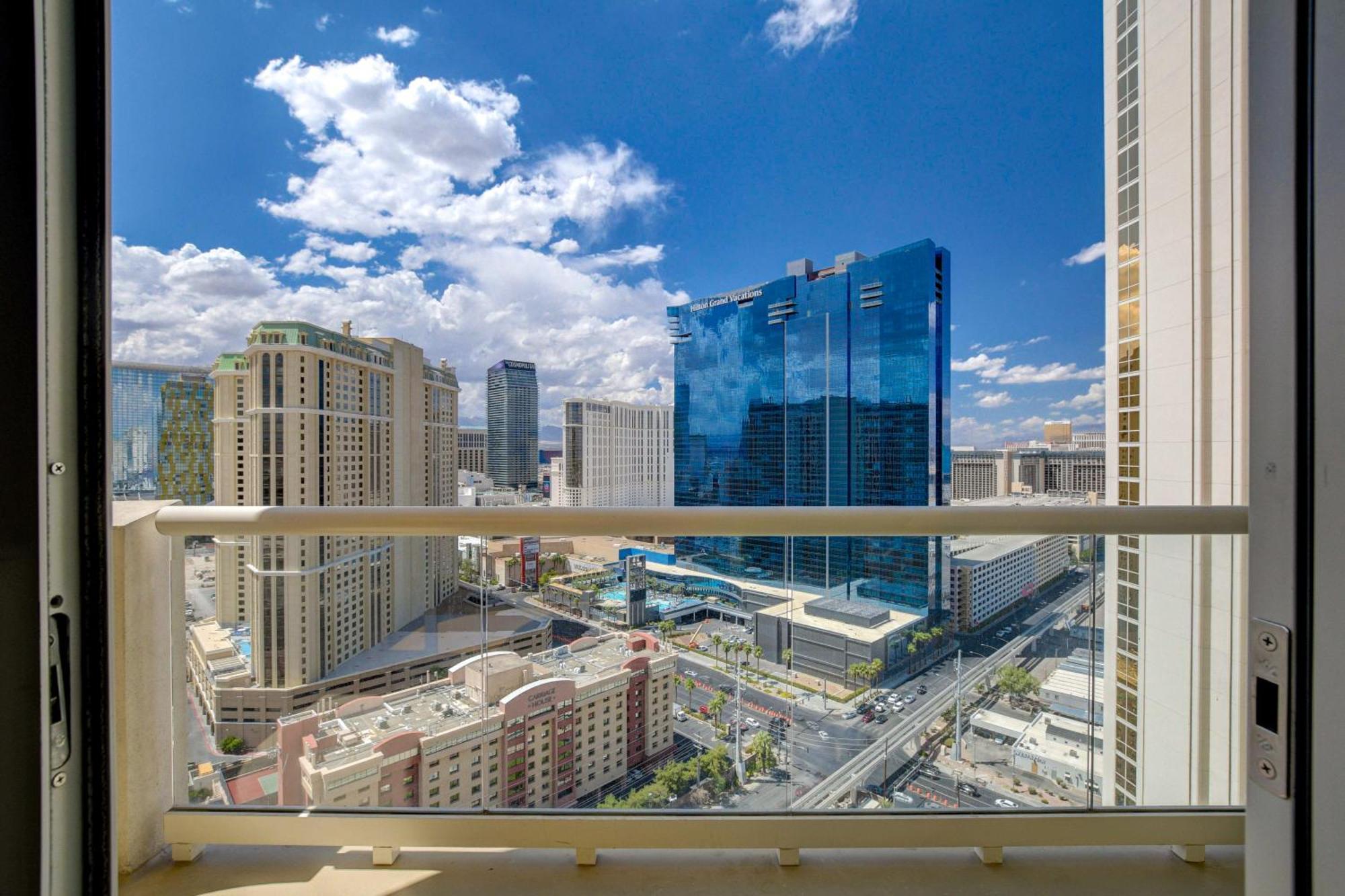 25th Flr Mgm Signature * Balcony Strip View Aparthotel *