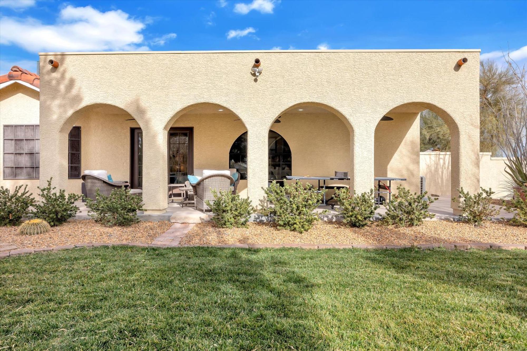 Ranch Style With Pool And Villa *