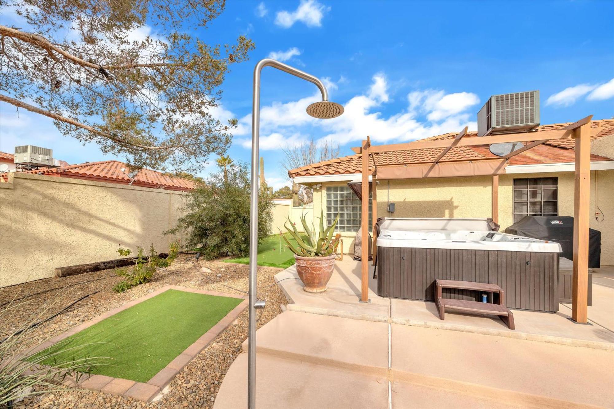 Ranch Style With Pool And *
