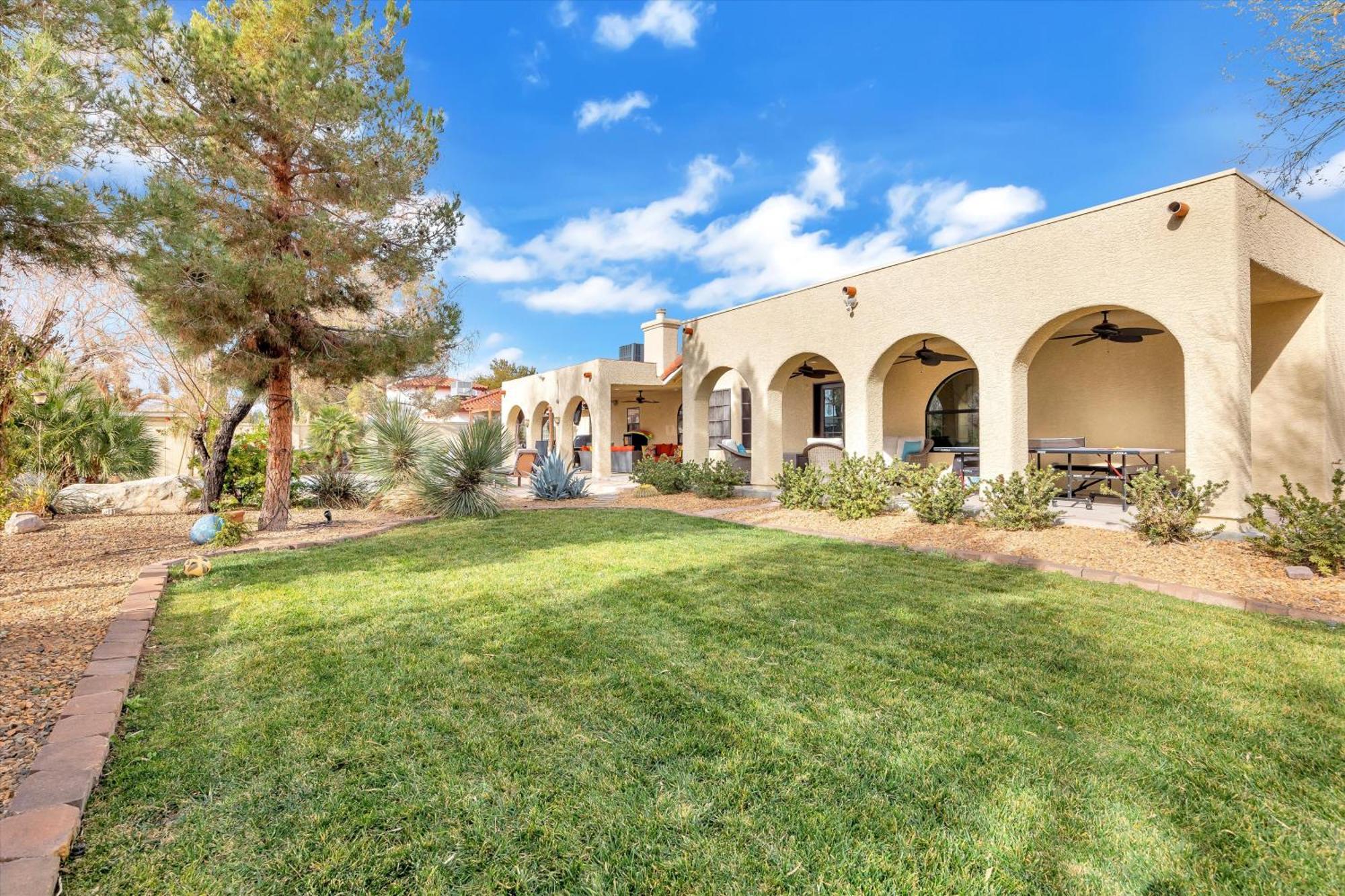 Ranch Style With Pool And