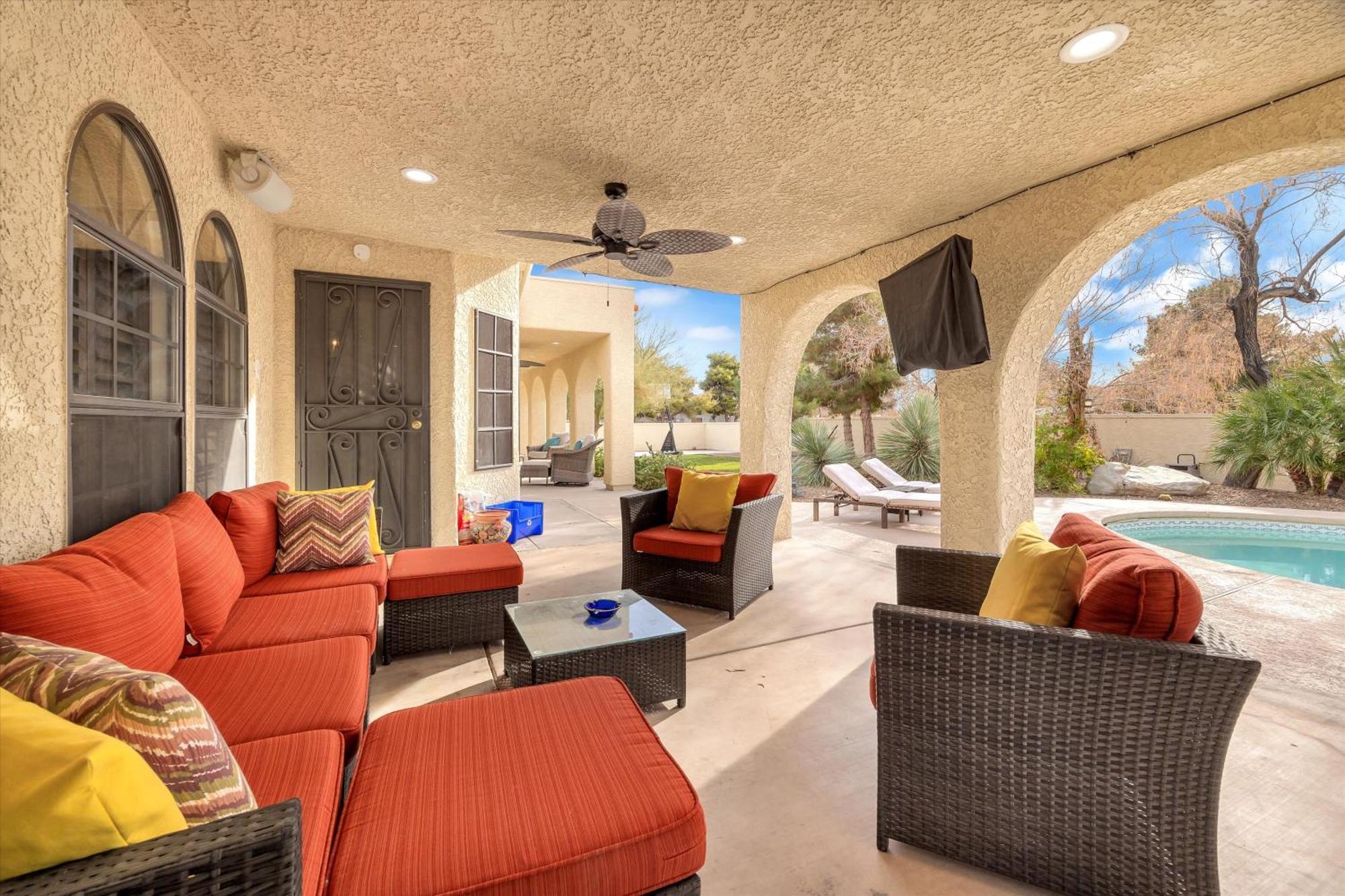 Ranch Style With Pool And *