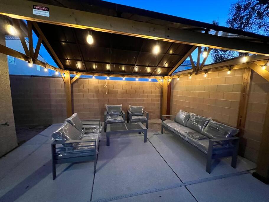 Family Friendly Contemporary House With Pool * Las Vegas