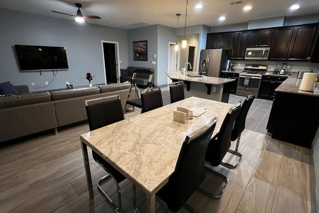 Family Friendly Contemporary House With Pool * Las Vegas