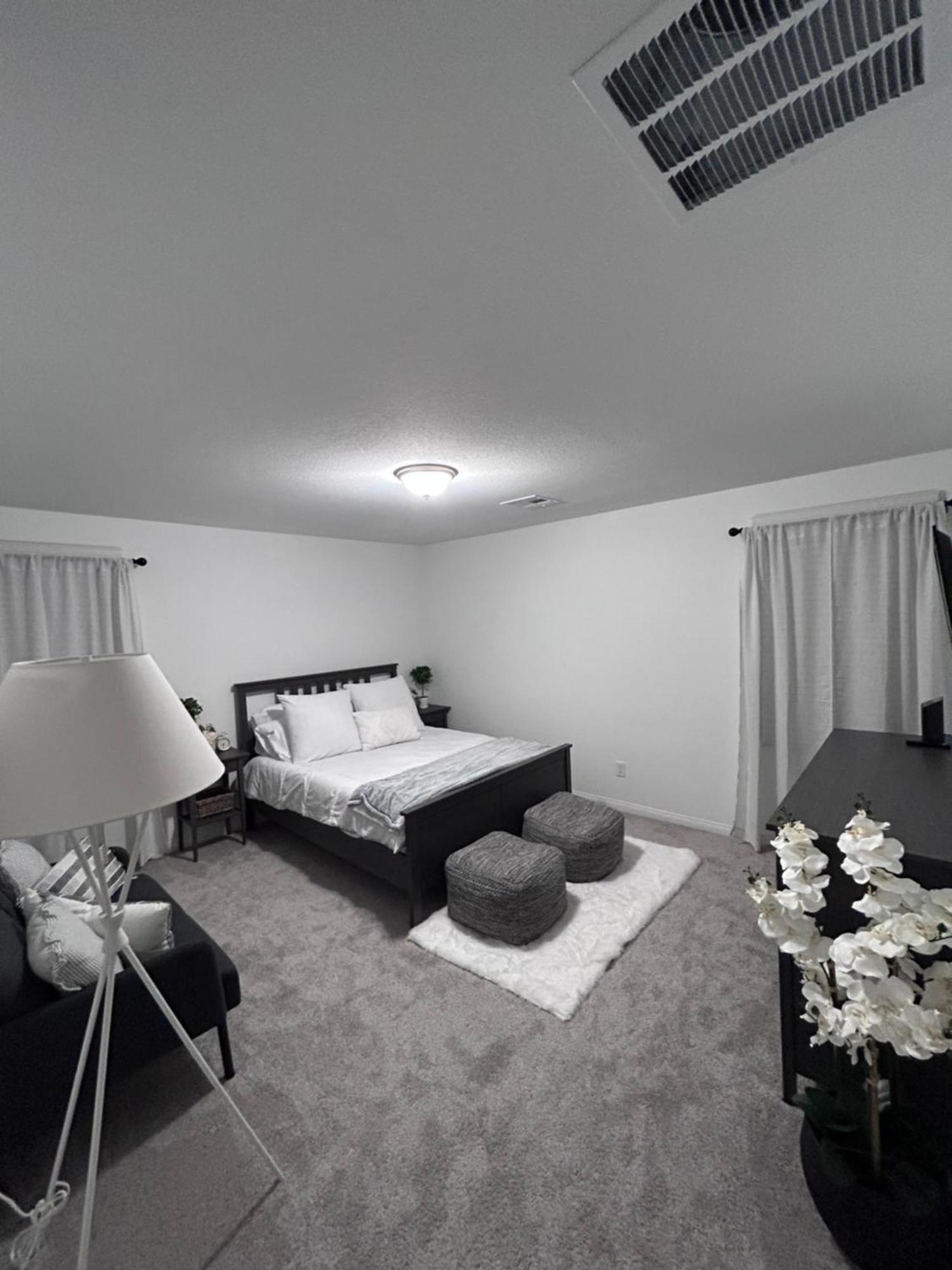 New, And Modern Close To The Strip * Las Vegas