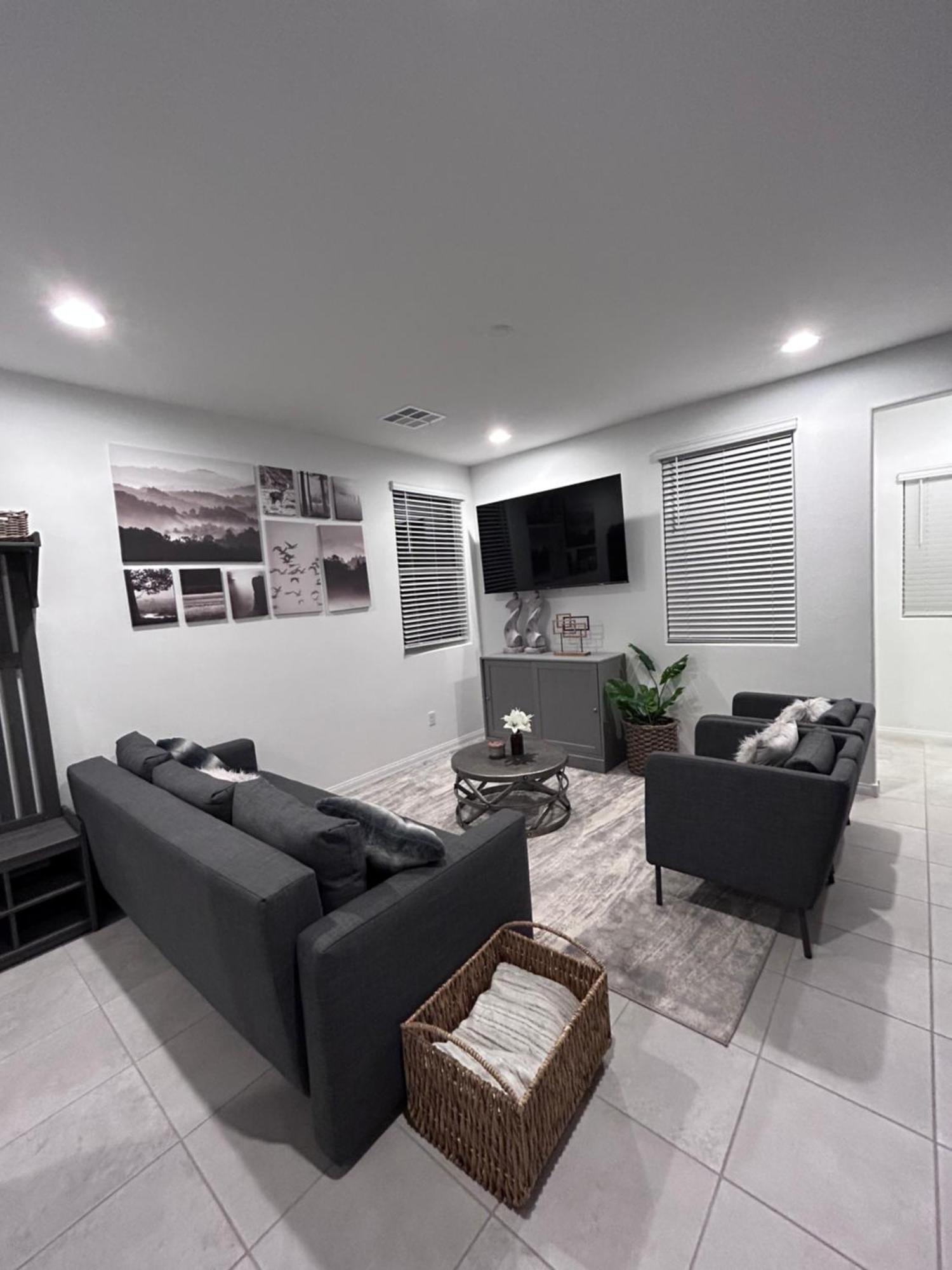 Сasa de vacaciones New, And Modern Close To The Strip *