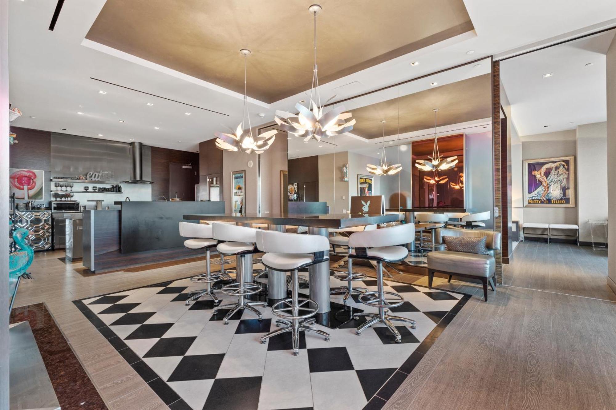 Apartahotel Stripviewsuites At Palms Place 4*