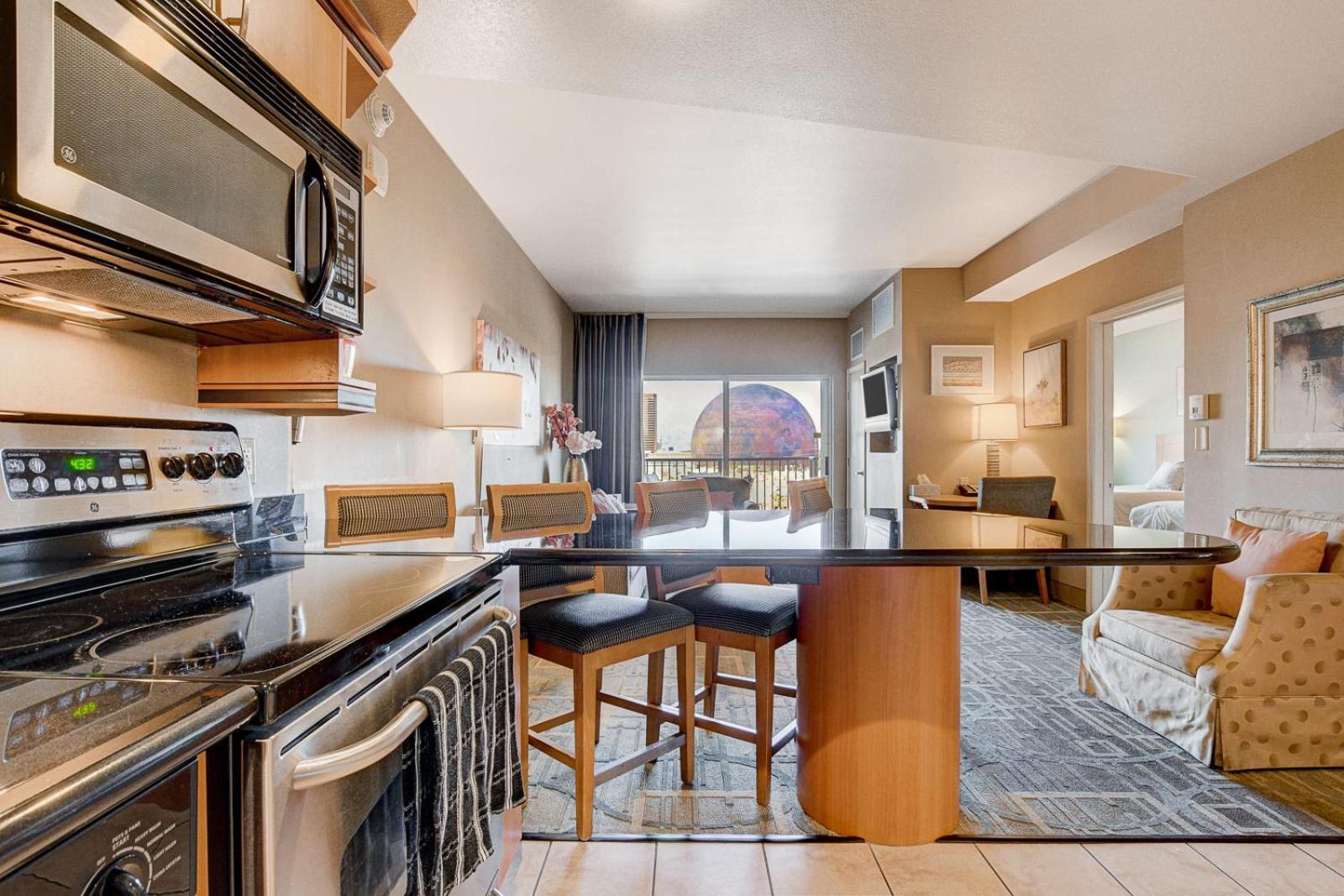 Modern Oasis Steps Away From The Vegas Strip Apartahotel *