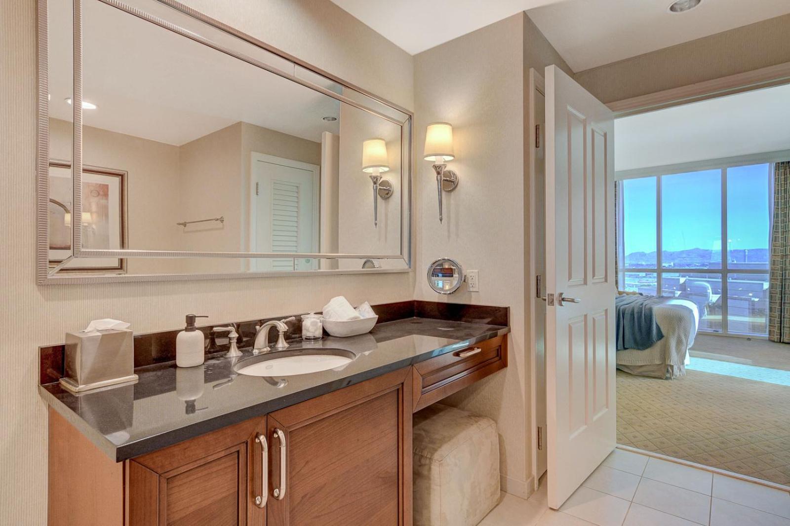 Luxe 702 Mgm Signature With Balcony Apartahotel *