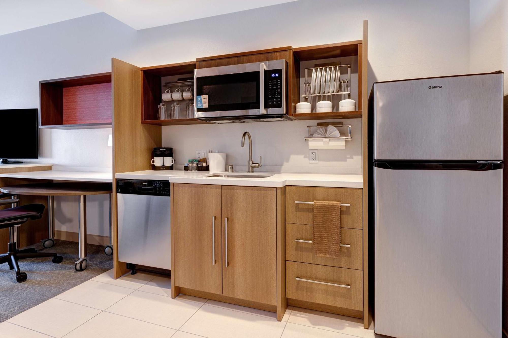 Home2 By Hilton Vegas Northwest 3*