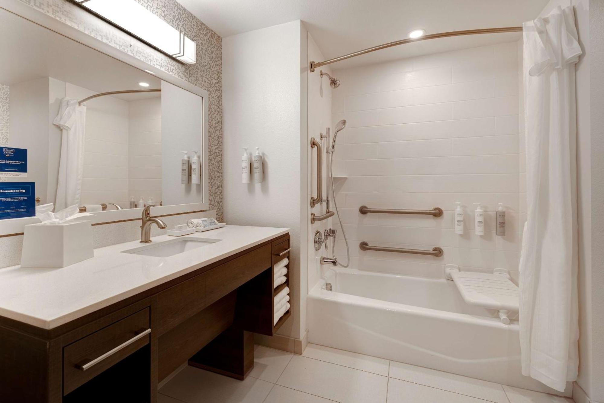 Hotel Home2 By Hilton Vegas Northwest 3*