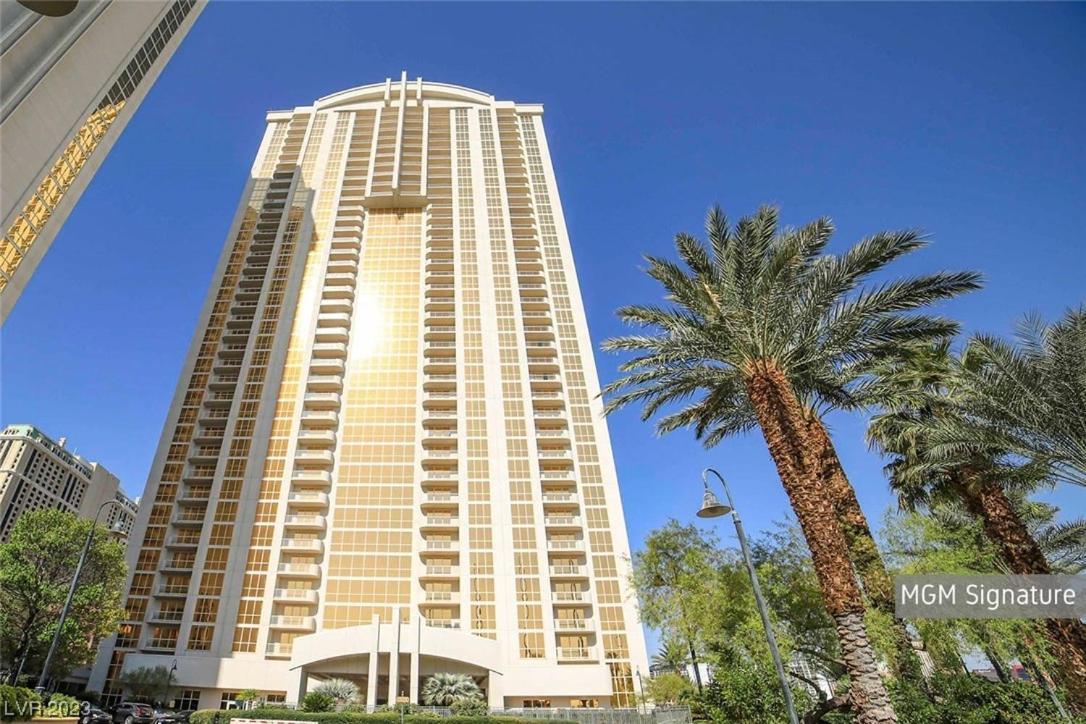 Luxe 702 Mgm Signature With Balcony