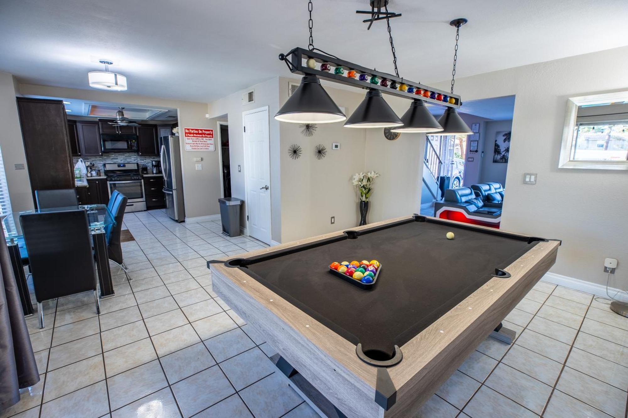 1800 Sqft House W/heated Pool Spa 13min From Strip Las Vegas