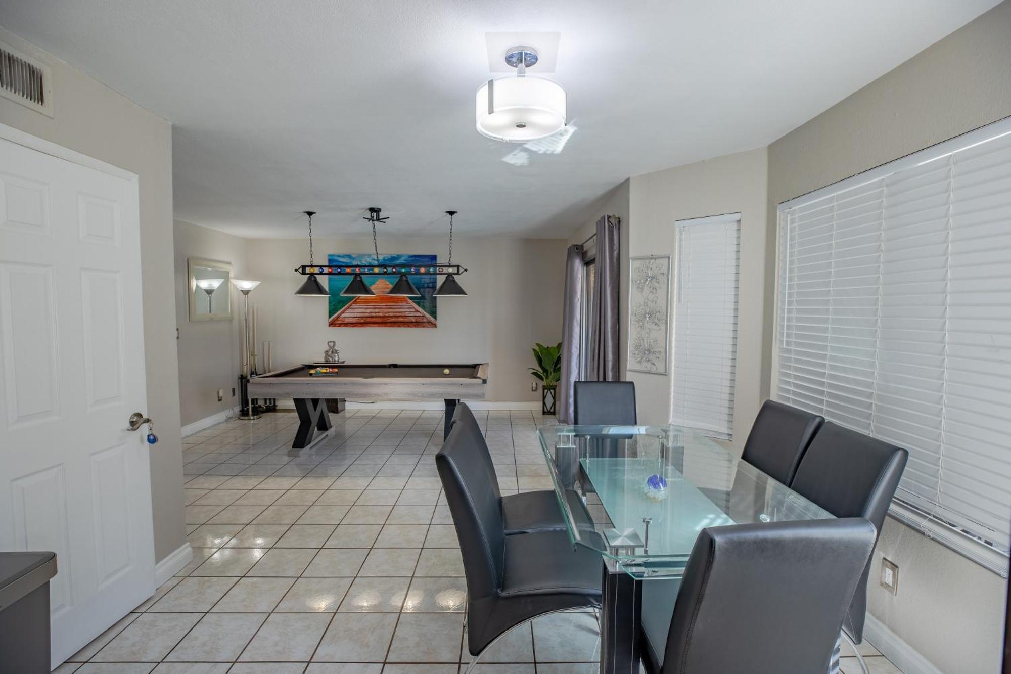 1800 Sqft House W/heated Pool Spa 13min From Strip Las Vegas