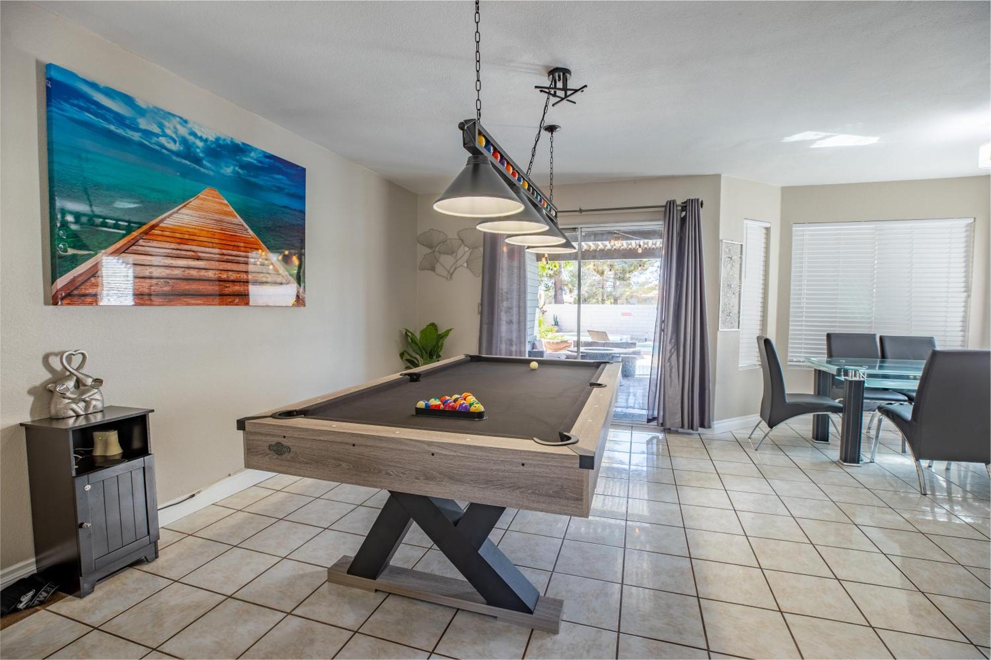 Сasa de vacaciones 1800 Sqft House W/heated Pool Spa 13min From Strip