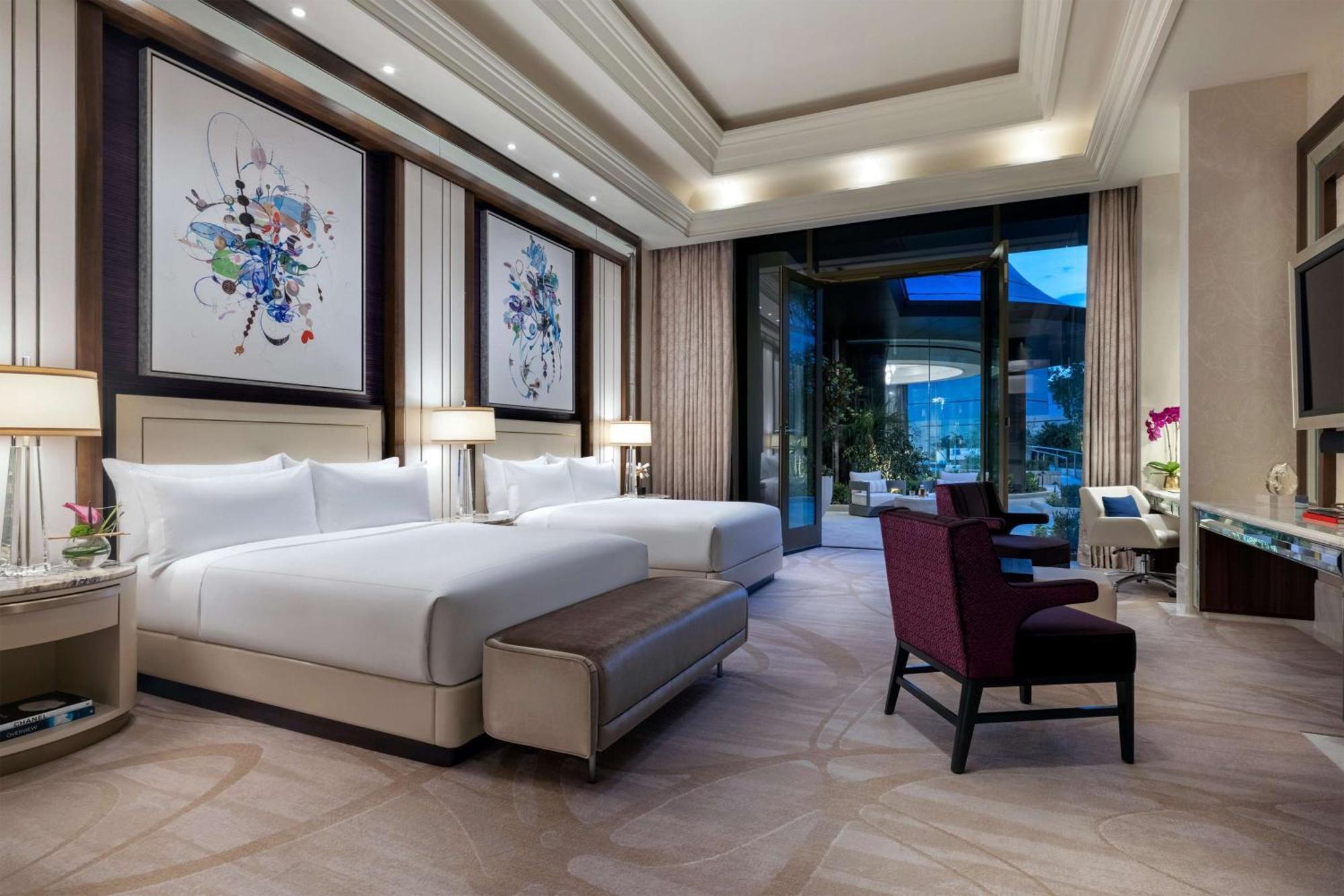 Crockfords Vegas, Lxr & At World Resort 5*