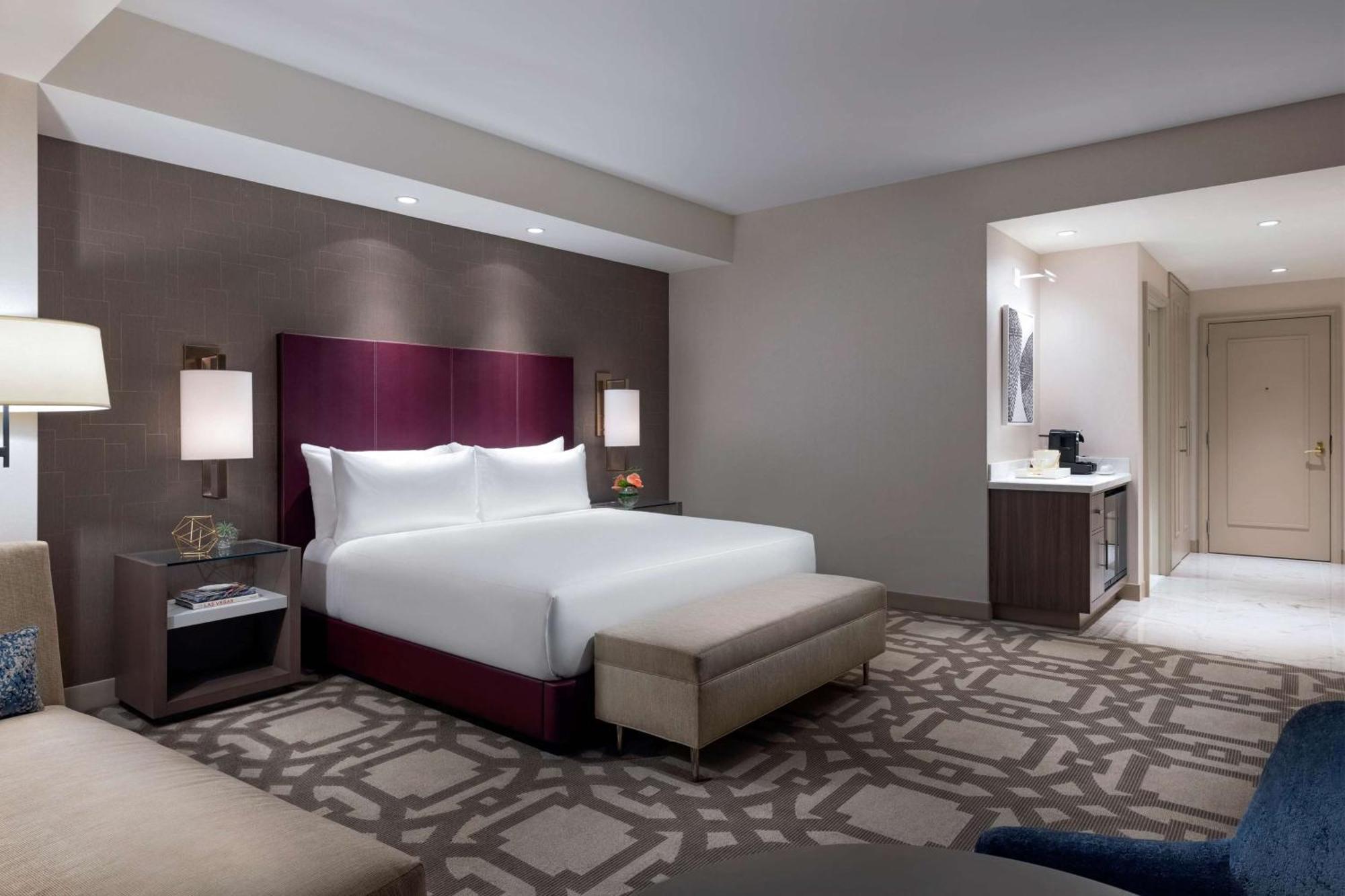 Crockfords Vegas, Lxr & At World Resort 5*