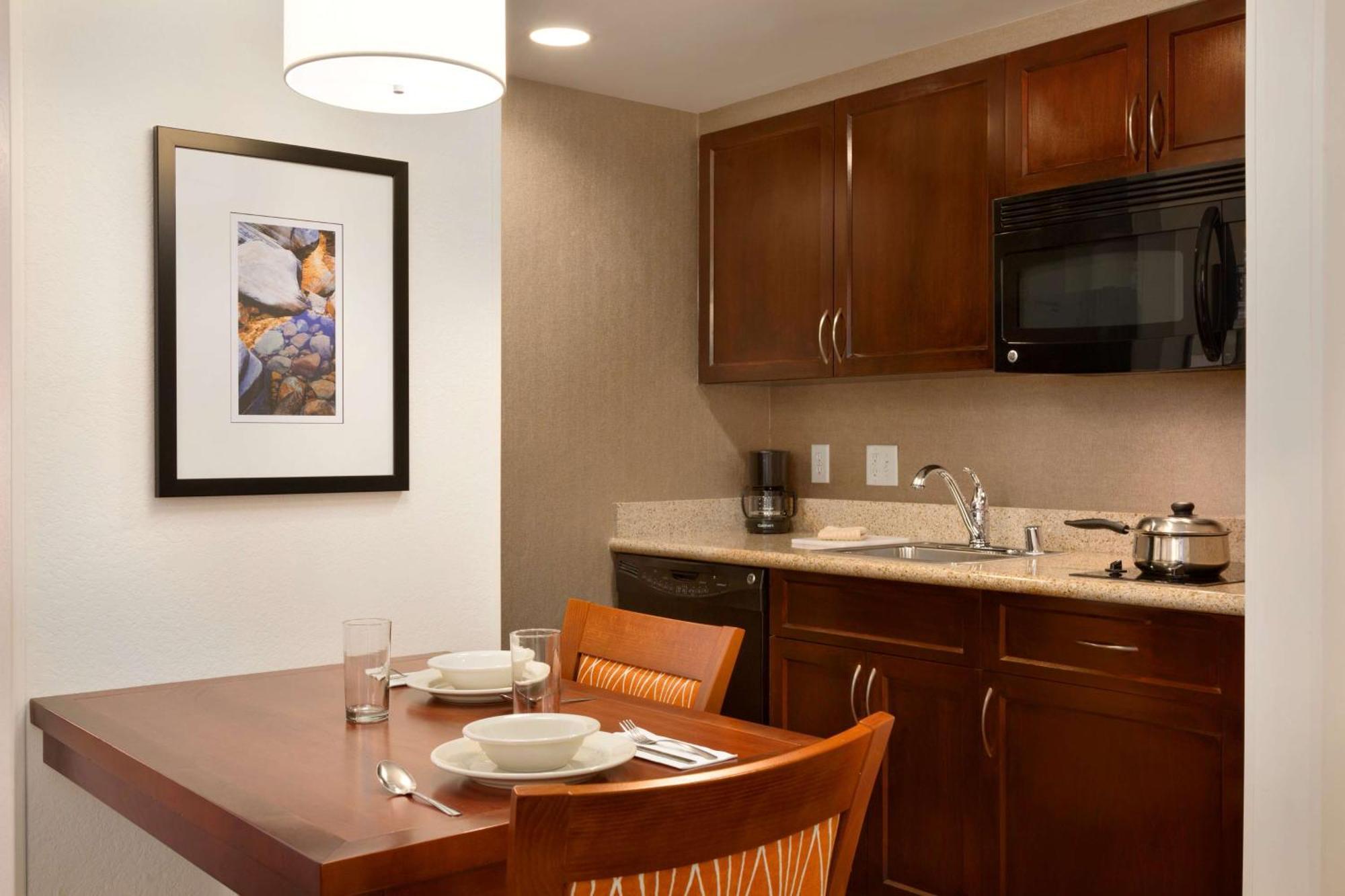Homewood By Hilton Vegas Airport 3*