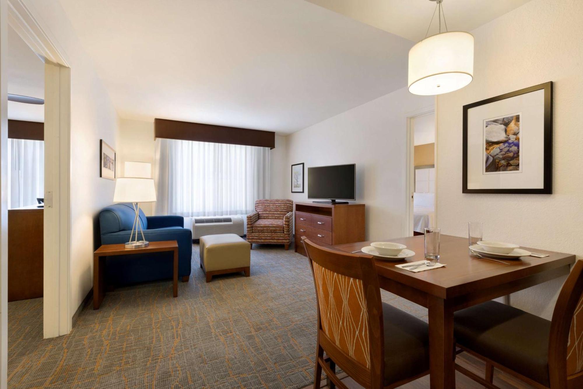 Homewood By Hilton Vegas Airport 3*