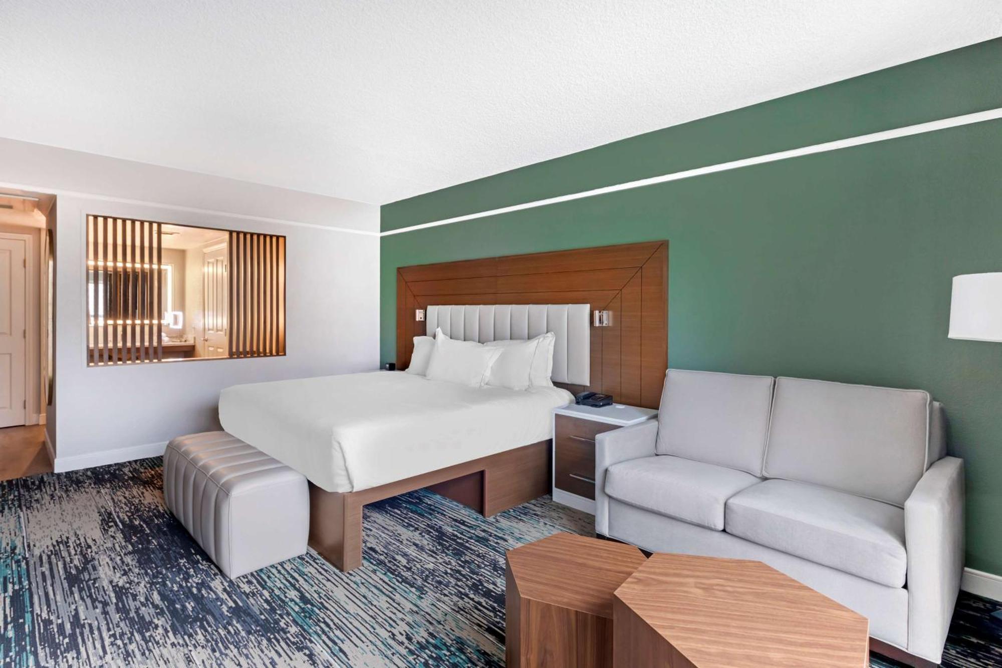 Hilton Grand Vacations Club Flamingo Vegas Resort