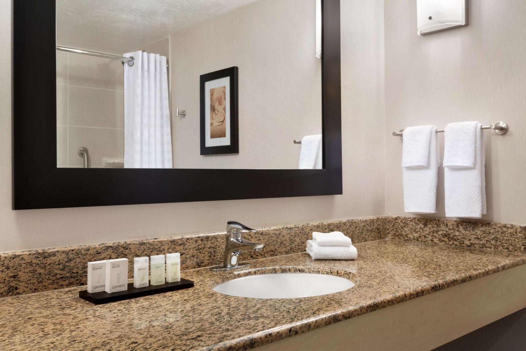 Embassy Vegas Convention Center Paradise Road Hotel 4*