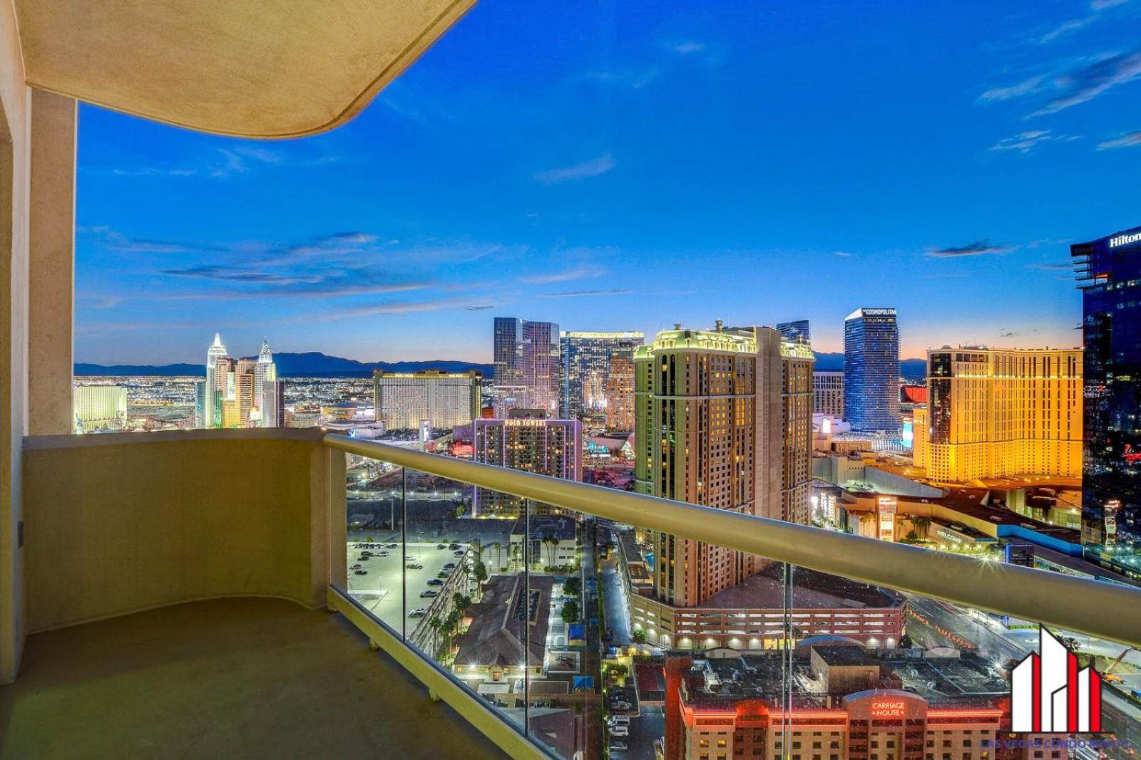 Сasa de vacaciones Mgm Signature-30-705 F1 Track & Strip View Balcony