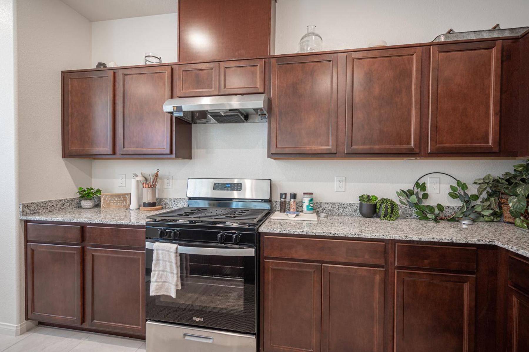 Beautiful Brand New 2 Bedroom Vegas Home! Fits 12 Or More,15-20 Minutes From Lv Strip *