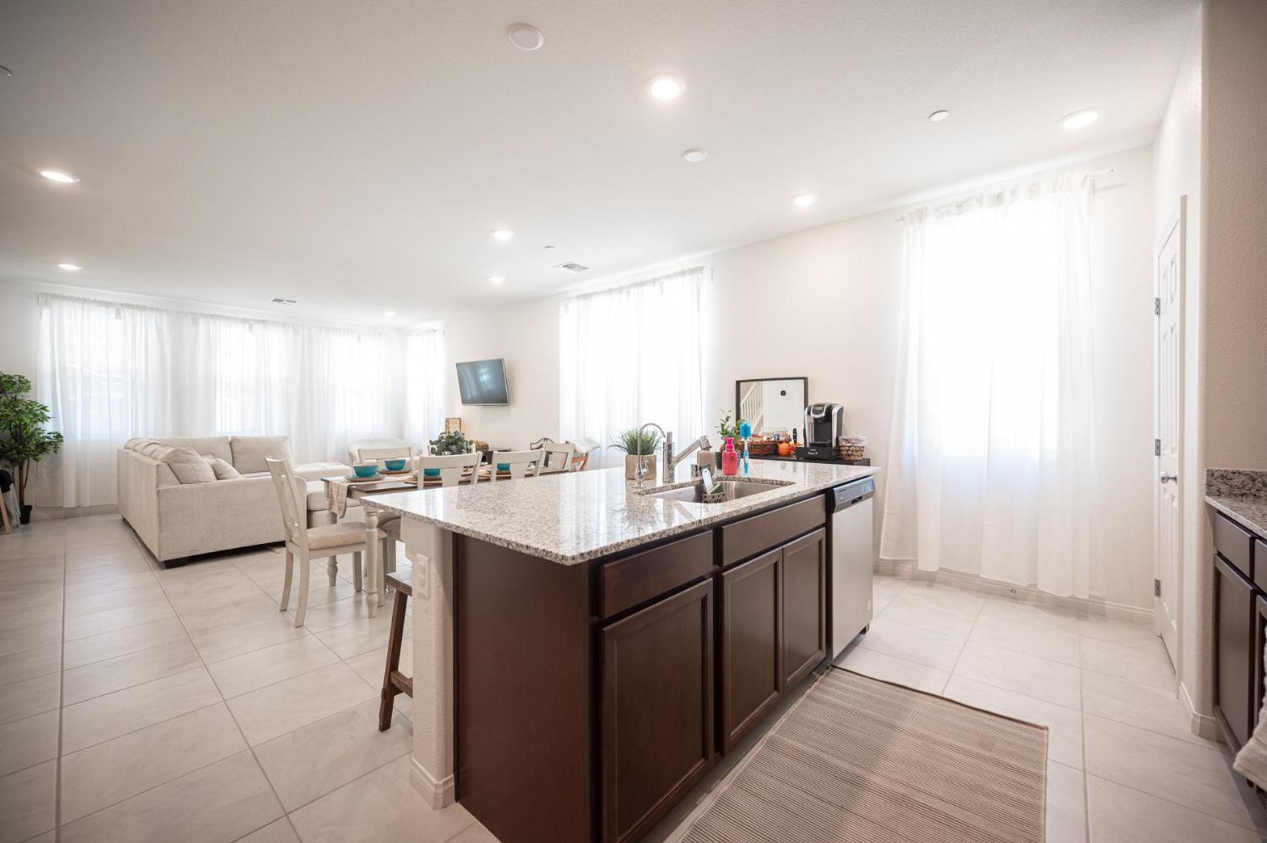 Beautiful Brand New 2 Bedroom Vegas Home! Fits 12 Or More,15-20 Minutes From Lv Strip * Las Vegas