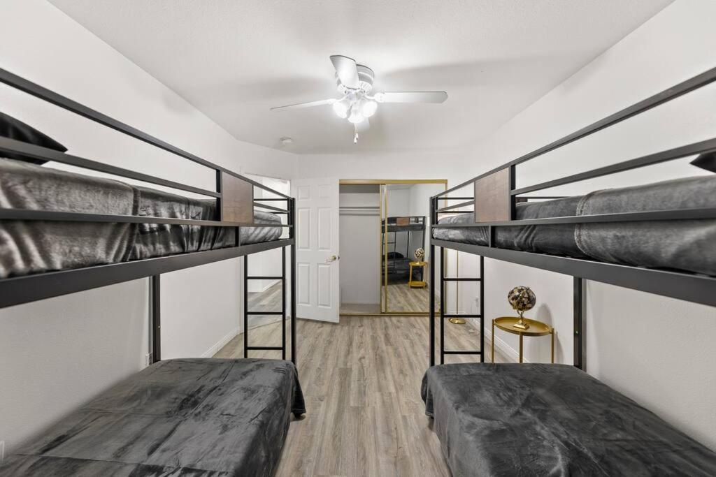 Holiday home Heated Pool - Poker - 5 Min - Airport - 10-strip *
