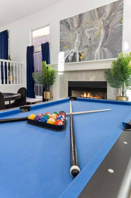 Heated Pool - Poker - 5 Min - Airport - 10-strip