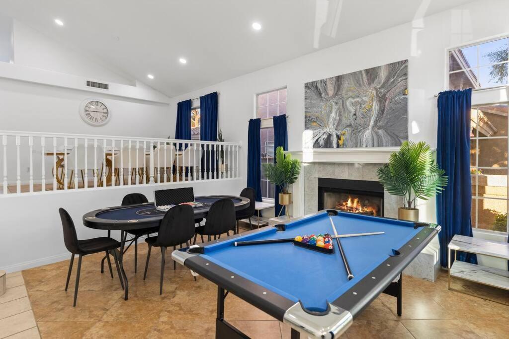 Heated Pool - Poker - 5 Min - Airport - 10-strip