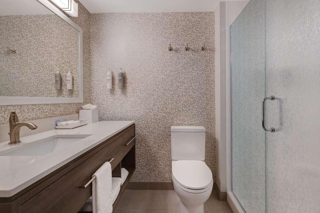 Home2 By Hilton Vegas I-215 Curve *