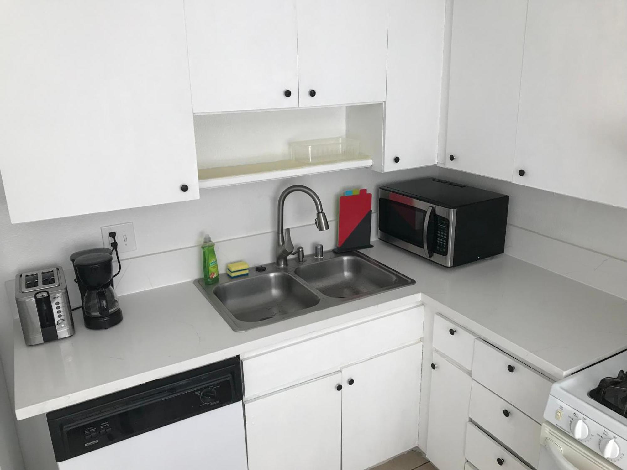 Super 1 Bedroom, Share Bathroom, Kitchen -1 * Las Vegas