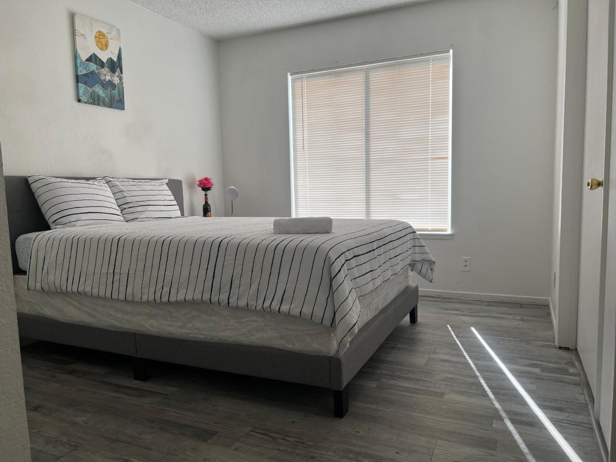 Super 1 Bedroom, Share Bathroom, Kitchen -1 Las Vegas