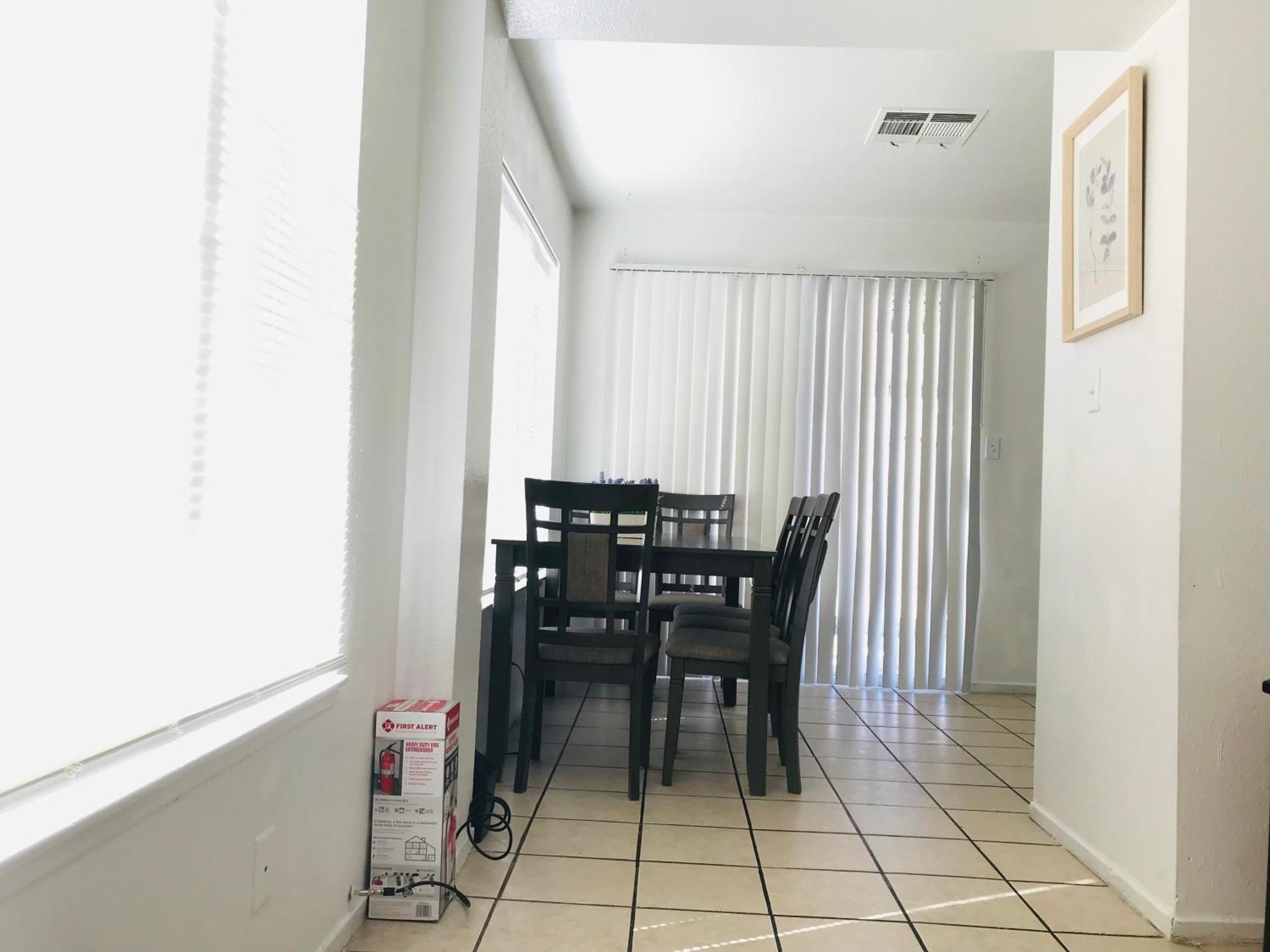 Super 1 Bedroom, Share Bathroom, Kitchen -1