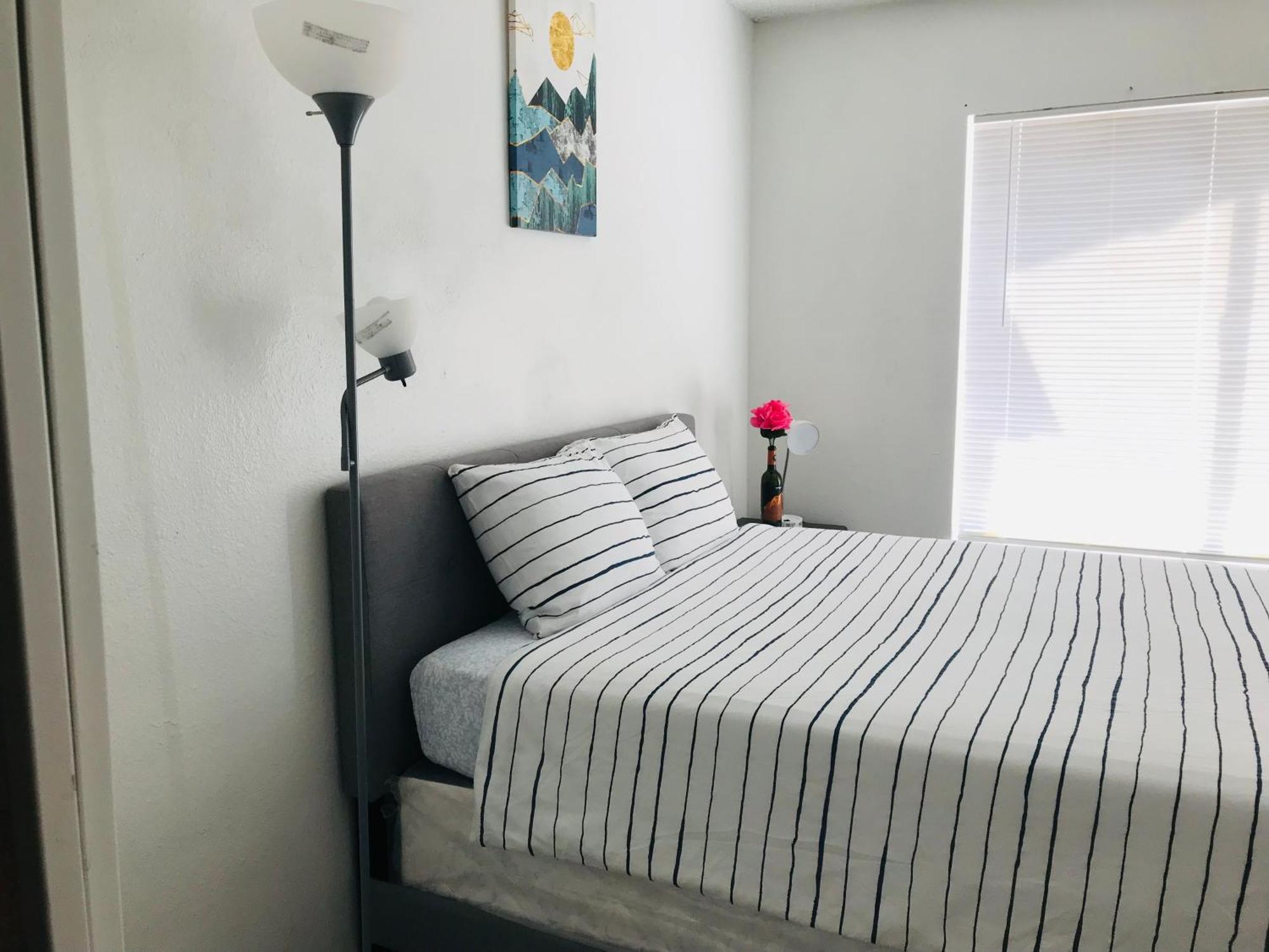 Super 1 Bedroom, Share Bathroom, Kitchen -1 Las Vegas