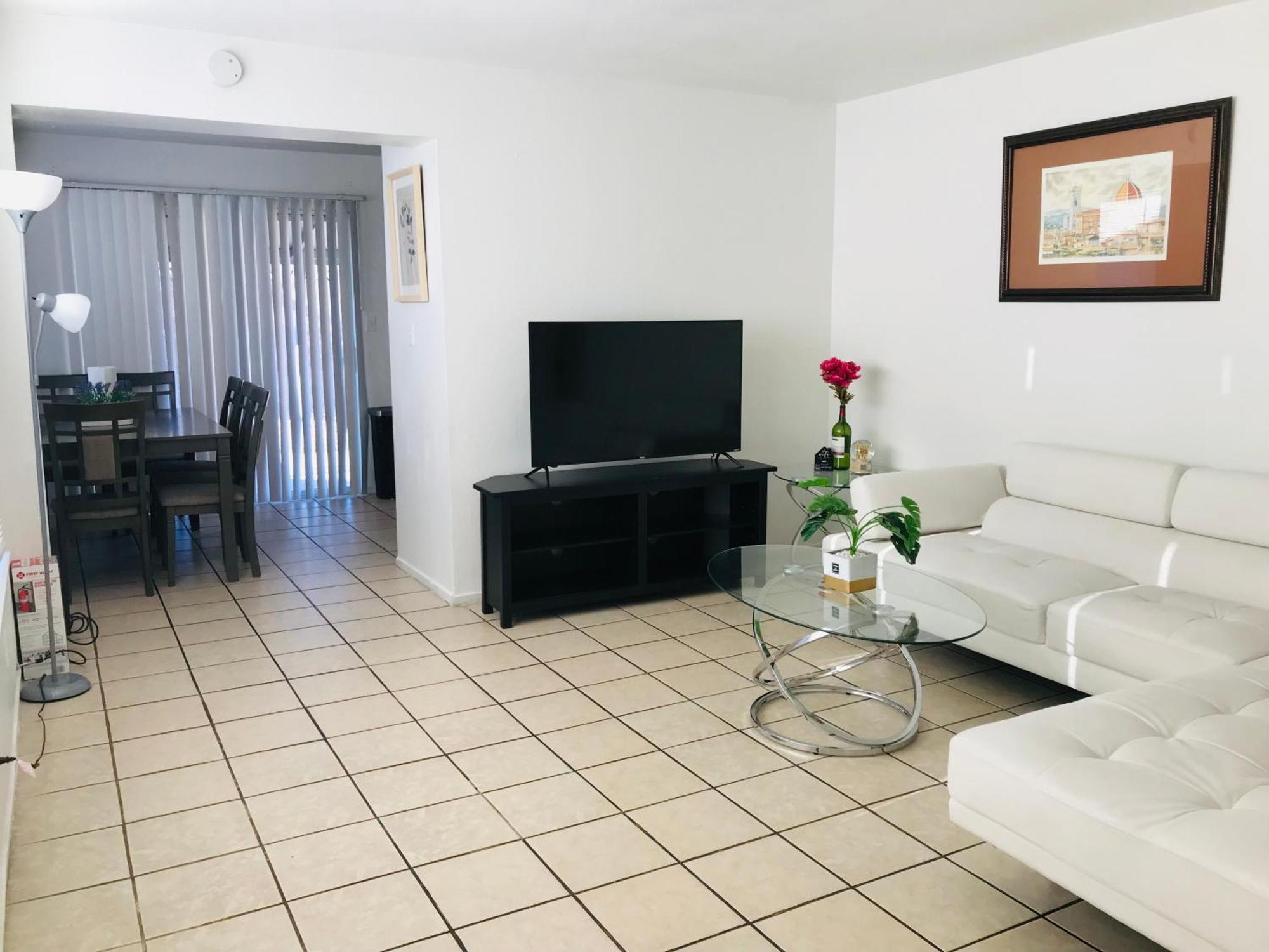 Super 1 Bedroom, Share Bathroom, Kitchen -1