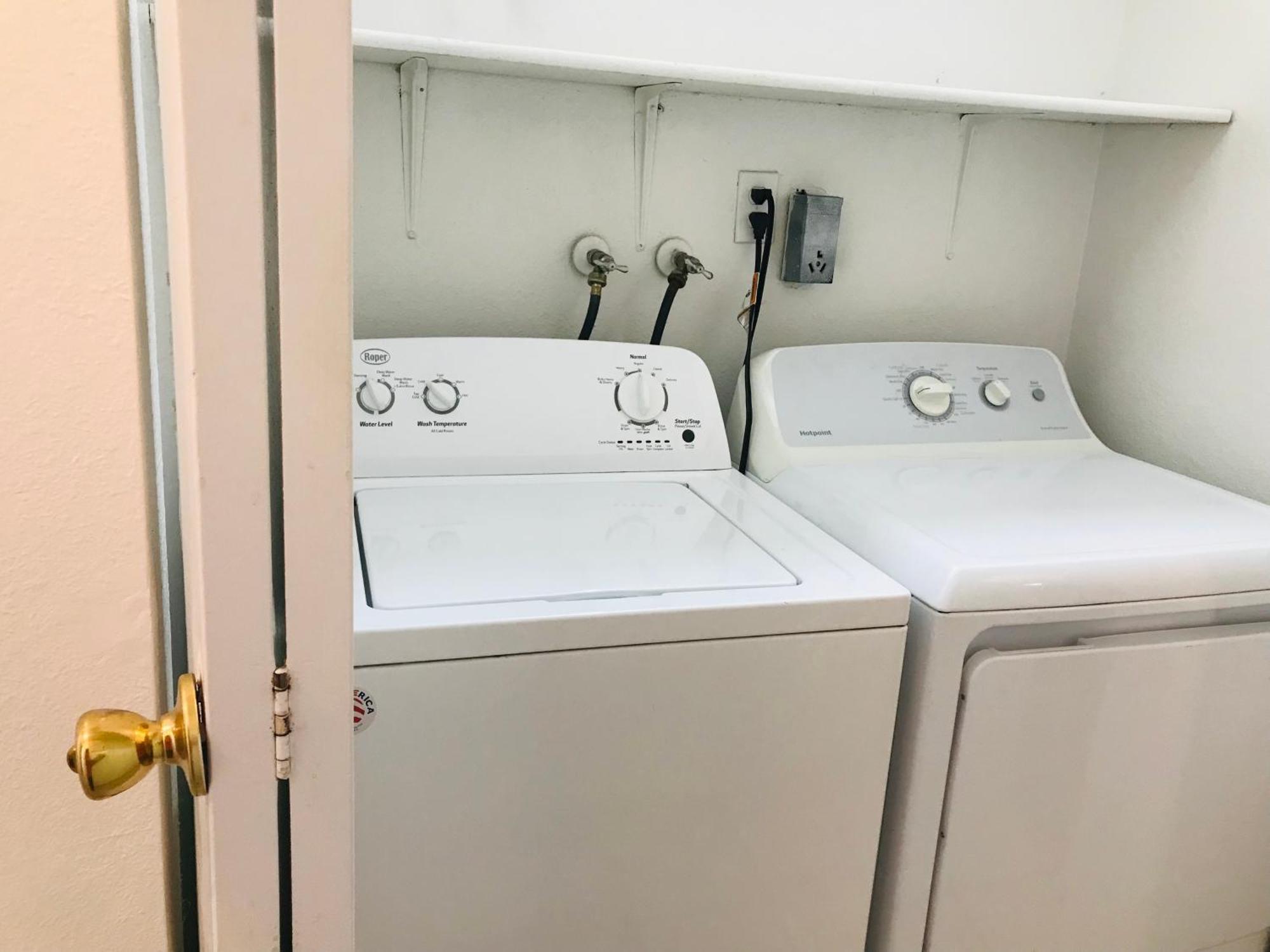 Super 1 Bedroom, Share Bathroom, Kitchen -1