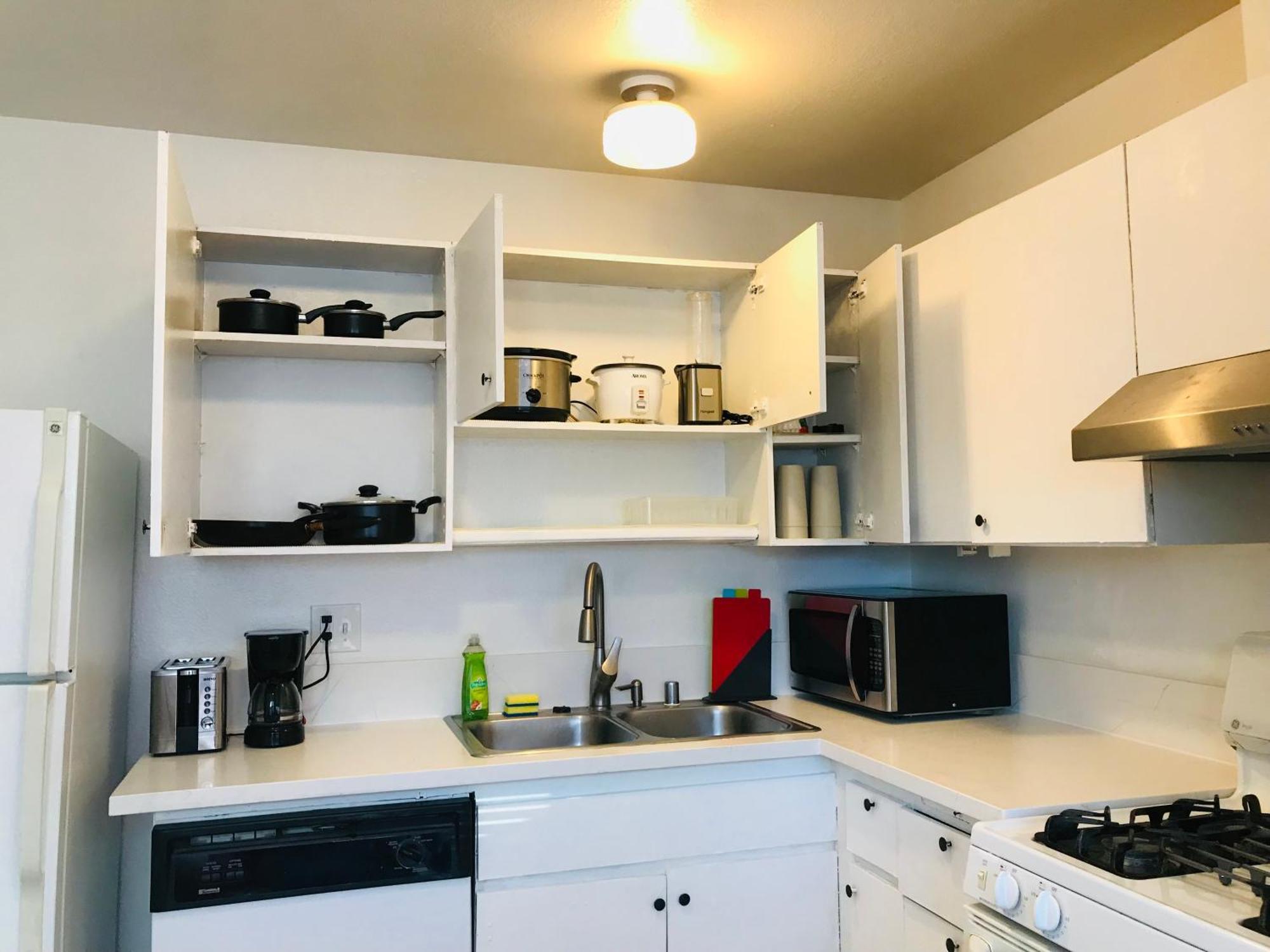 Super 1 Bedroom, Share Bathroom, Kitchen -1 Habitación en casa particular *