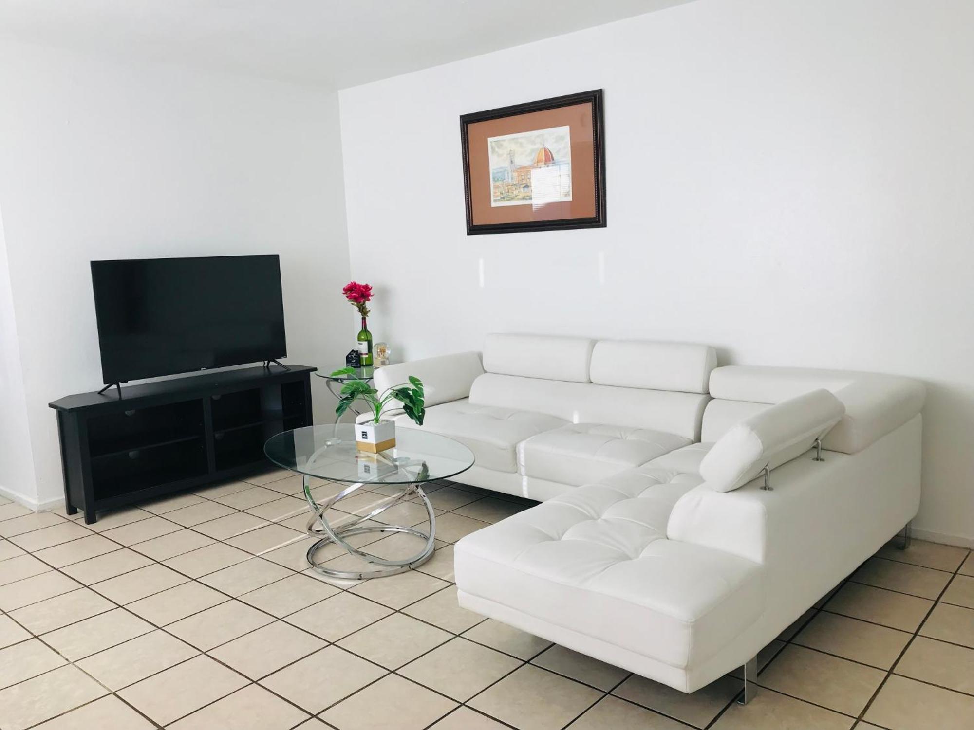 Habitación en casa particular Super 1 Bedroom, Share Bathroom, Kitchen -1 *