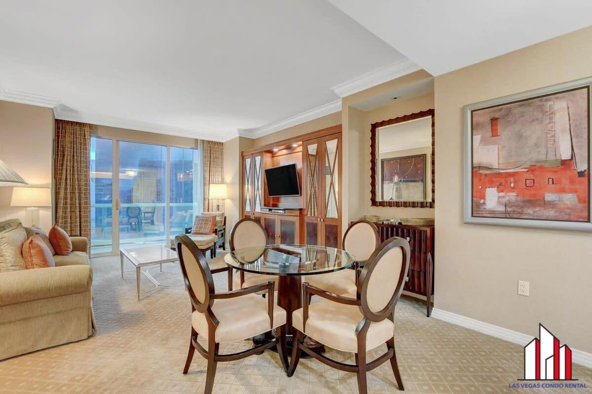 Mgm Signature-18-701 1br2ba Strip View Balcony *
