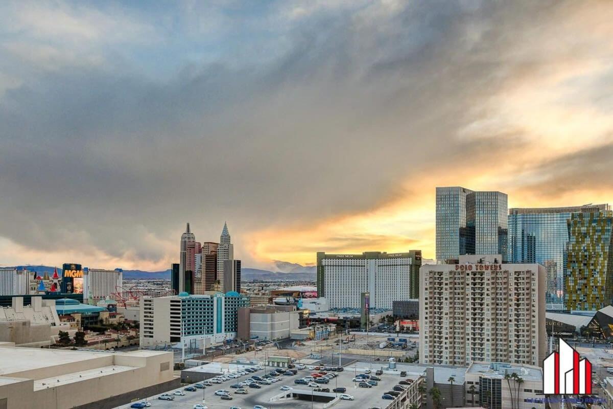 Mgm Signature-18-701 1br2ba Strip View Balcony *