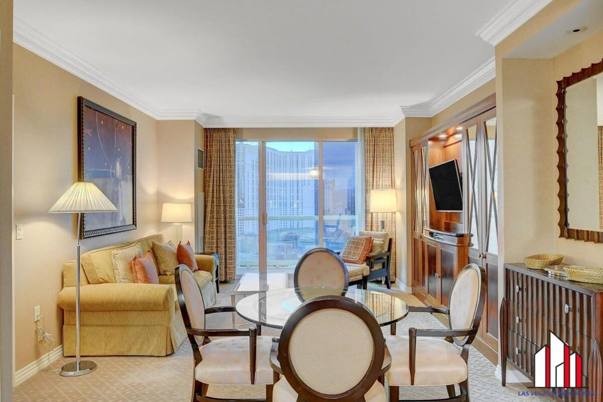 Сasa de vacaciones Mgm Signature-18-701 1br2ba Strip View Balcony *