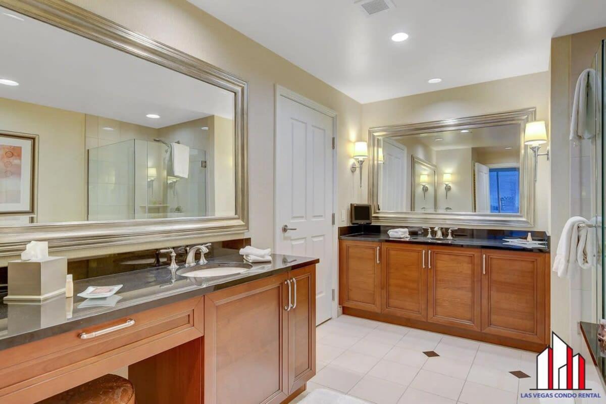 Signature 2br3ba Balcony Combo Units 18-701 And 03