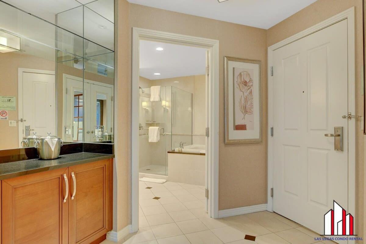 Сasa de vacaciones Signature 2br3ba Balcony Combo Units 18-701 And 03 *