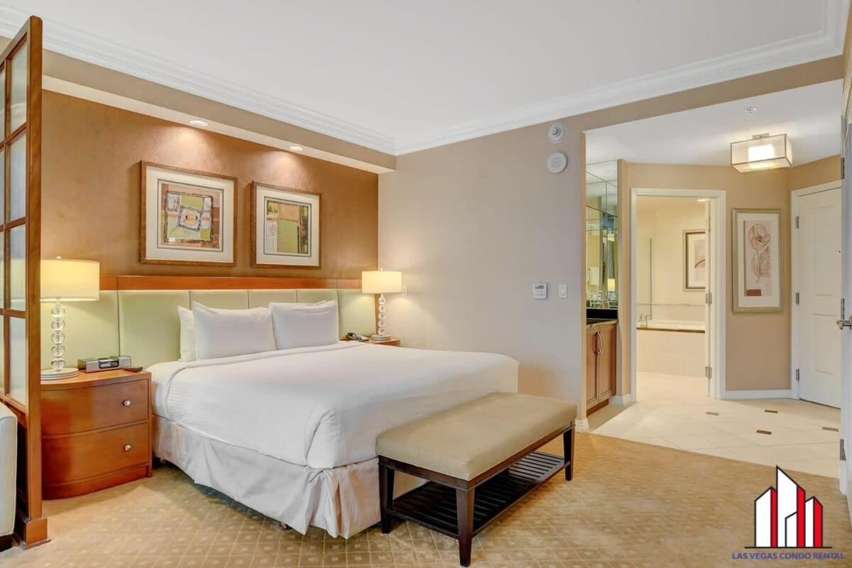 Signature 2br3ba Balcony Combo Units 18-701 And 03 *