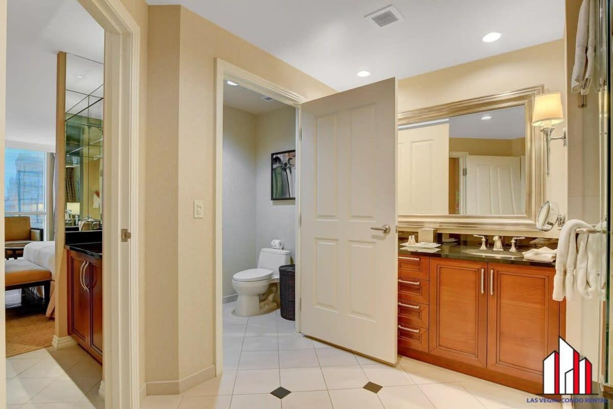 Signature 2br3ba Balcony Combo Units 18-701 And 03