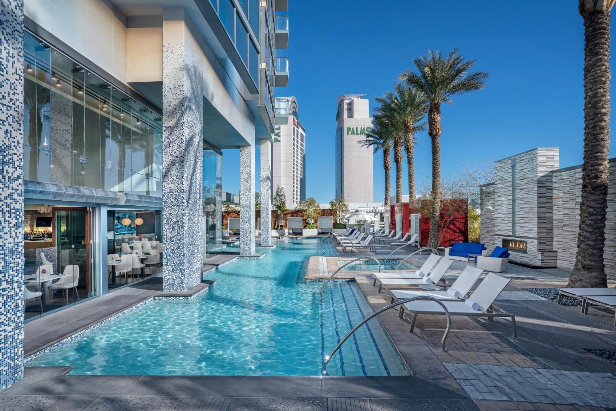 Apartahotel Stripviewsuites At Palms Place 4*