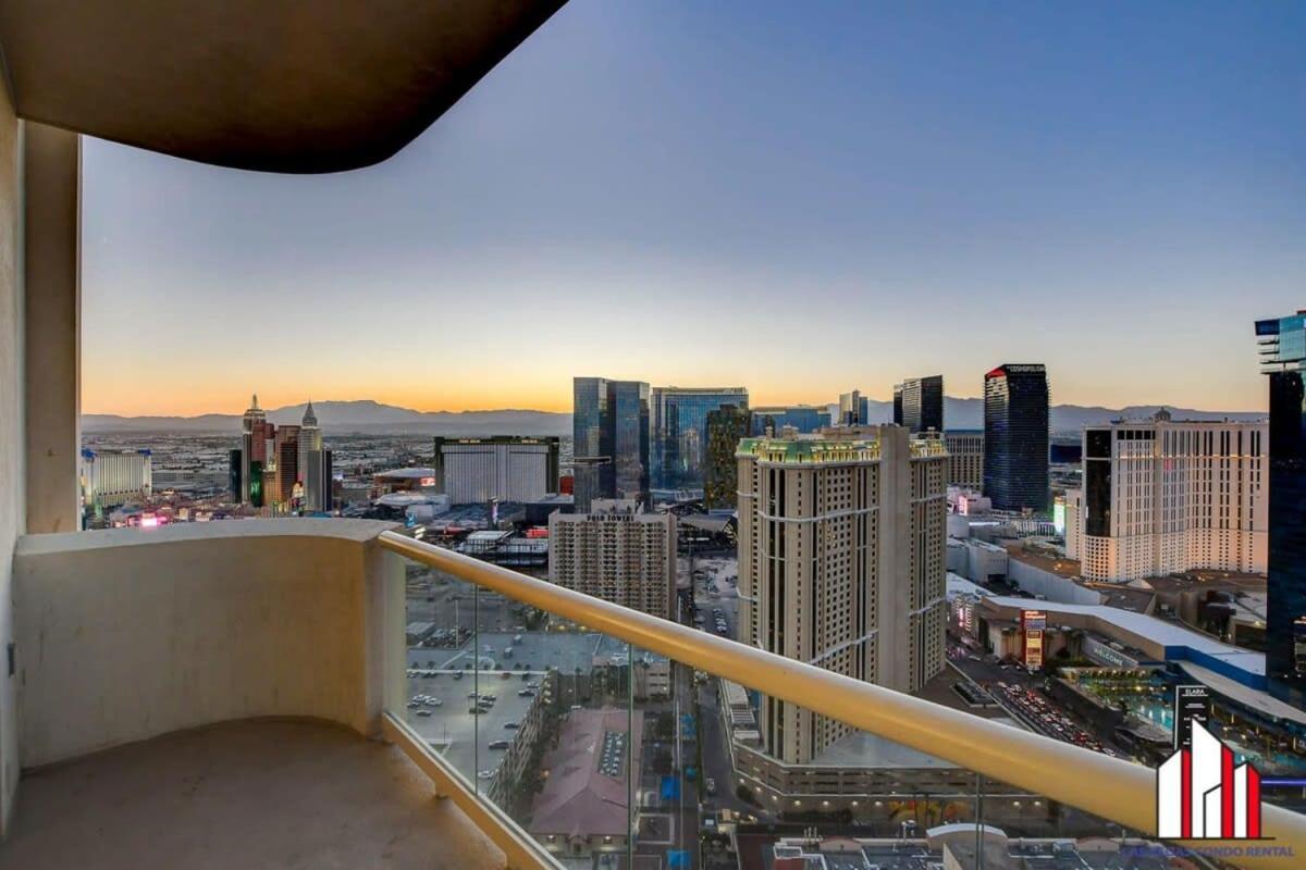 Mgm Signature-36-705 F1 Track & Strip View Balcony Сasa de vacaciones