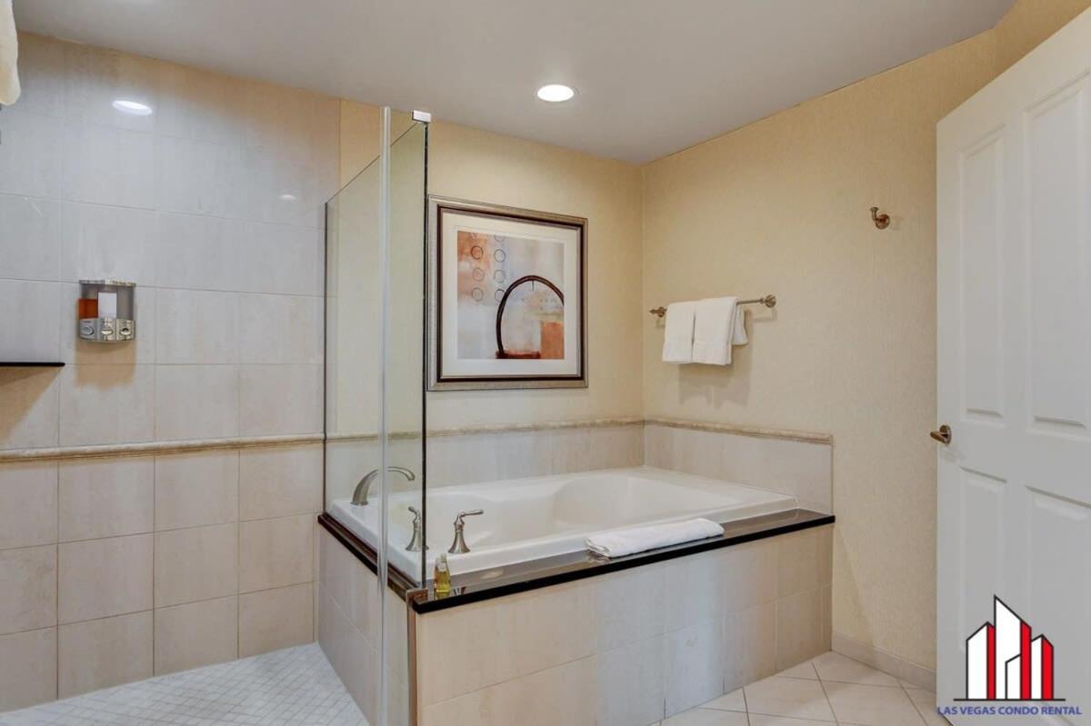 Сasa de vacaciones Mgm Signature-04-603 Strip View Jacuzzi